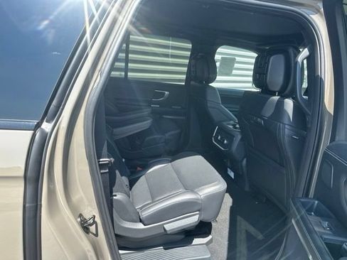 New 2027 Ford Expedition Platinum w/ Stealth Performance Package AWD/4WD image 32