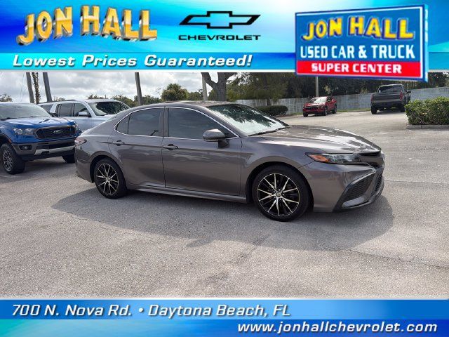 Used 2021 Toyota Camry SE w/ Convenience Package FWD image 14