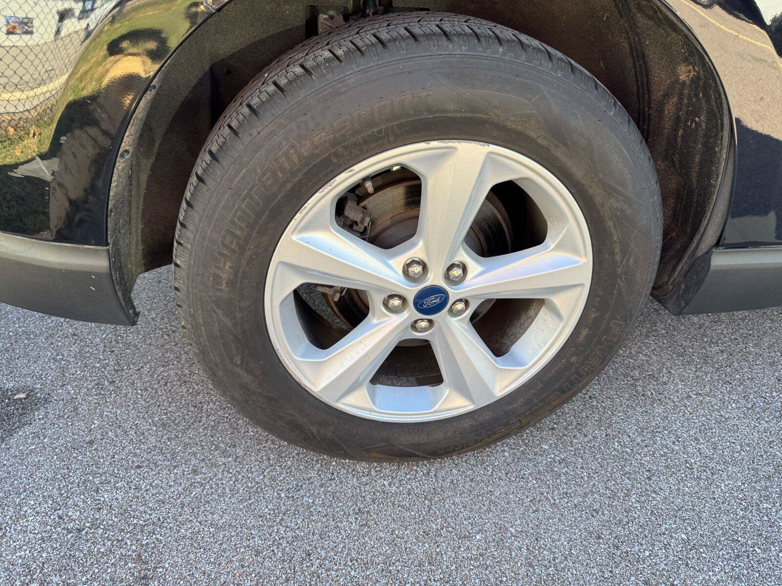 Used 2020 Ford Edge SE AWD/4WD image 5