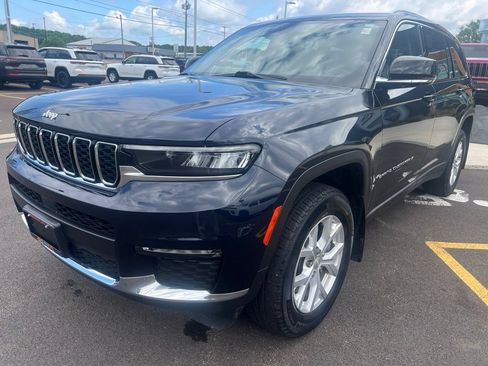 Used 2023 Jeep Grand Cherokee L Limited AWD/4WD image 7