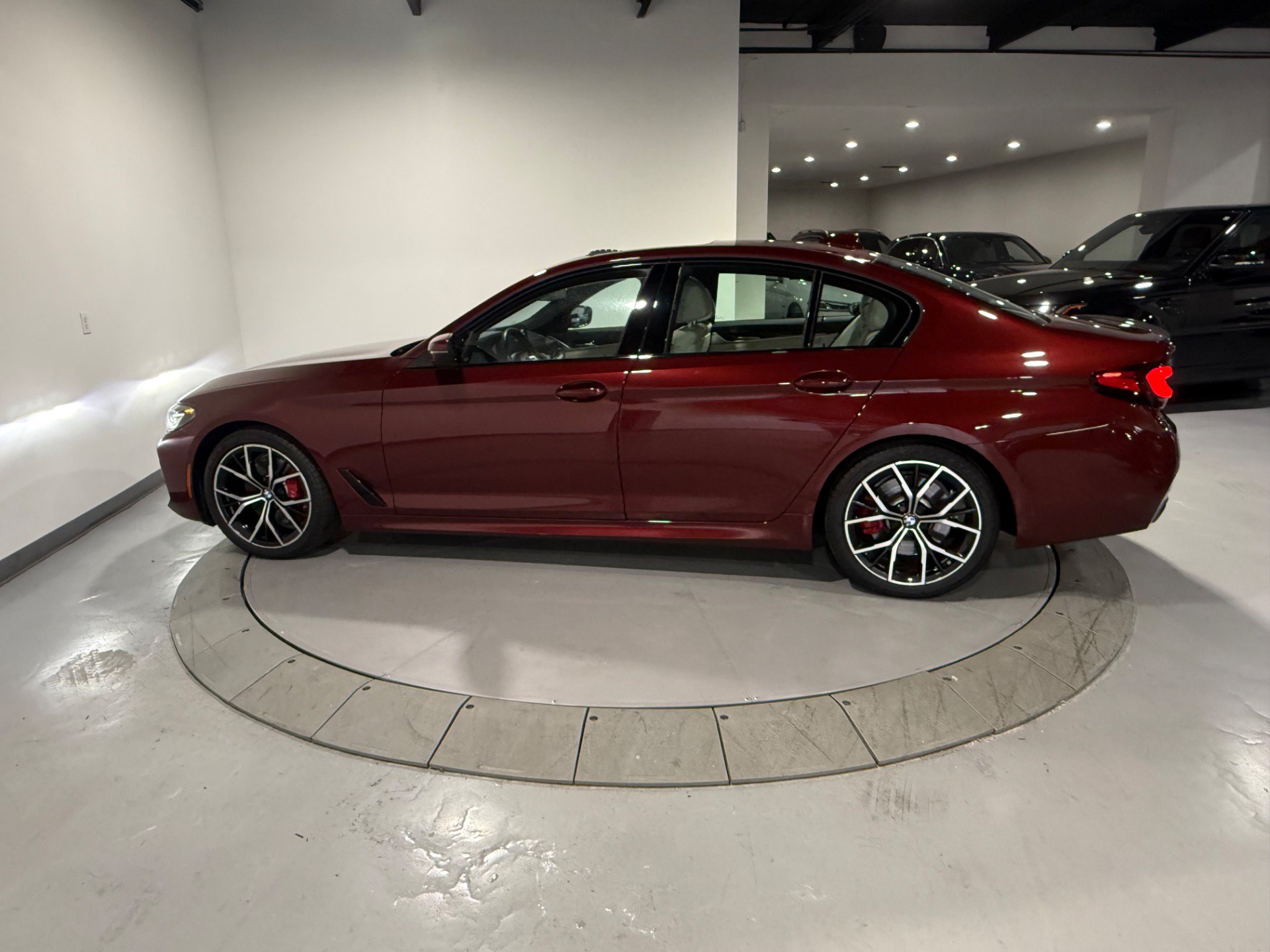 Used 2023 BMW 530i xDrive w/ M Sport Package AWD/4WD image 17