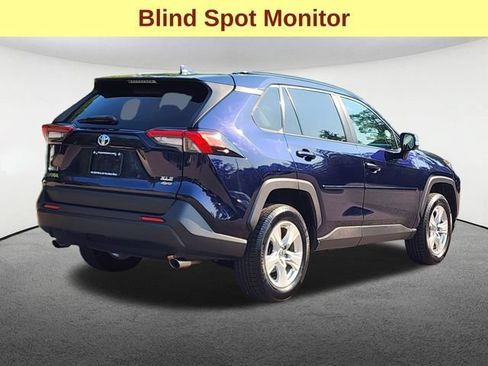 Used 2021 Toyota RAV4 XLE AWD/4WD image 4