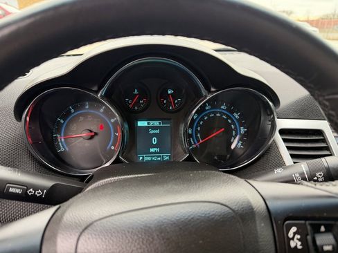 Used 2014 Chevrolet Cruze LT w/ RS Package image 19