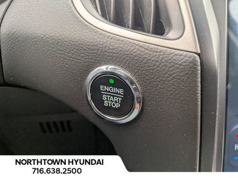 Used 2023 Ford Edge SEL image 18