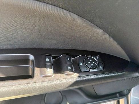 Used 2017 Ford Fusion SE FWD image 10
