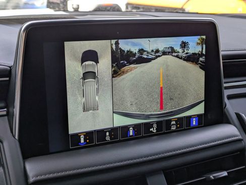 Used 2022 Chevrolet Tahoe Z71 w/ Luxury Package image 23