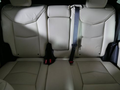 Used 2017 Cadillac XT5 Luxury w/ Driver Awareness Package image 13