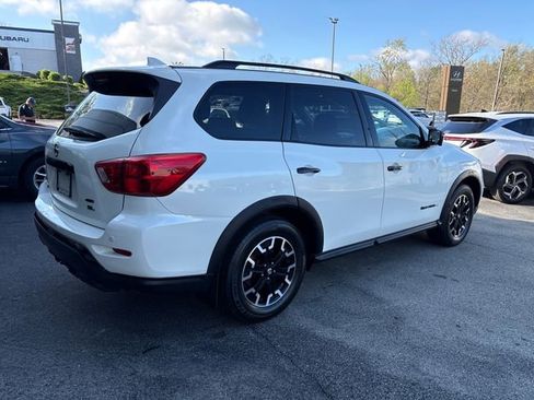 Used 2019 Nissan Pathfinder SL image 5