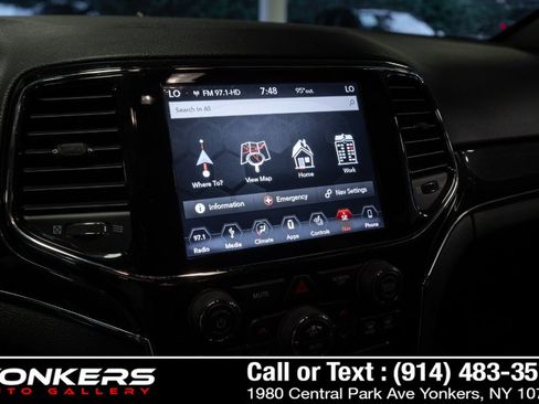 Used 2019 Jeep Grand Cherokee Trailhawk w/ Trailhawk Luxury Group AWD/4WD image 17
