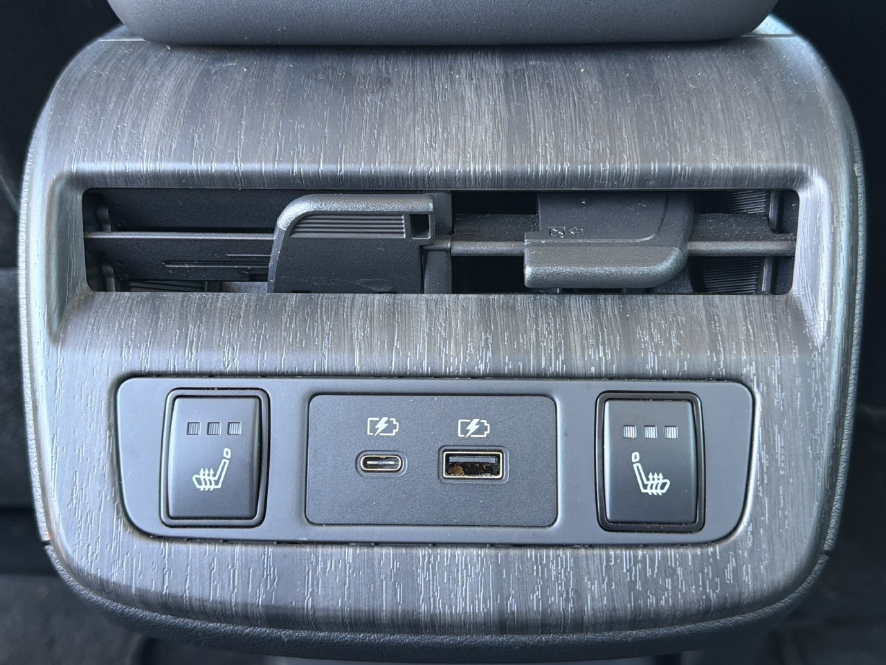 Certified 2023 Nissan Ariya FWD image 21