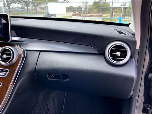 Used 2017 Mercedes-Benz C 300 Sedan image 18