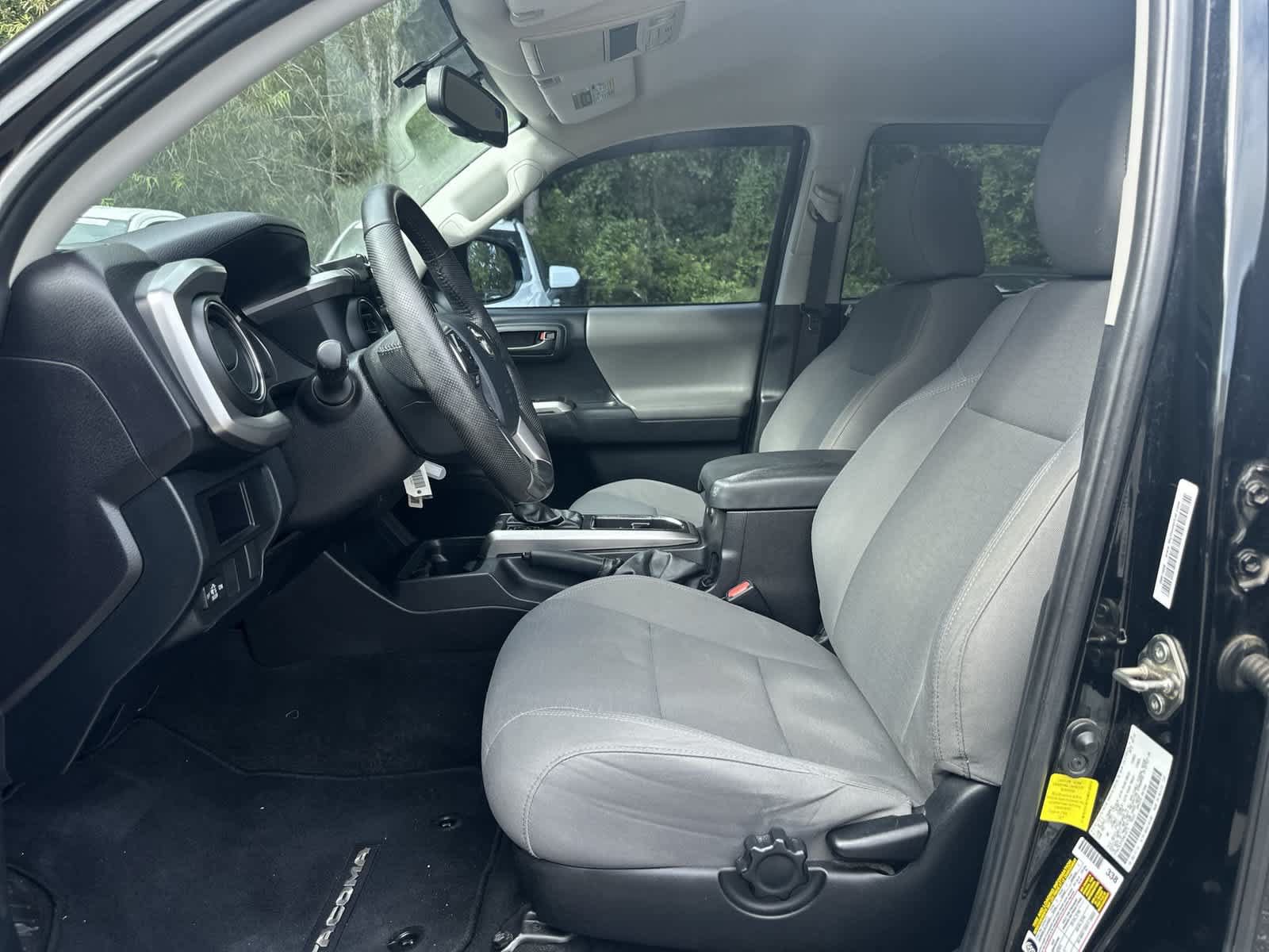 Used 2016 Toyota Tacoma SR5 w/ SR5 Appearance Package (SN) RWD image 12