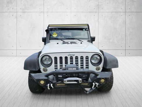 Used 2018 Jeep Wrangler Unlimited Sport AWD/4WD image 3