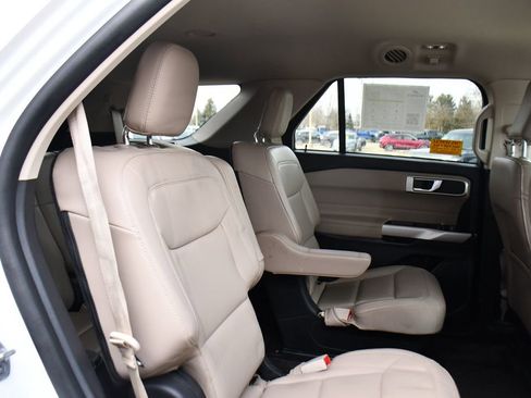 Used 2022 Ford Explorer XLT w/ Equipment Group 202A image 17
