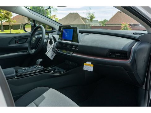New 2026 Toyota Prius Plug-In Hybrid FWD image 16