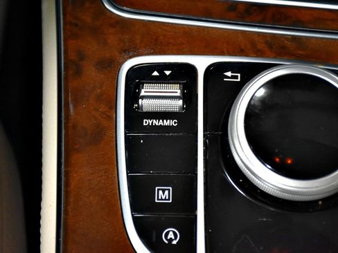 Used 2019 Mercedes-Benz GLC 300 4MATIC image 20