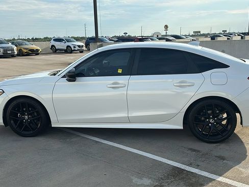Used 2024 Honda Civic Sport image 9