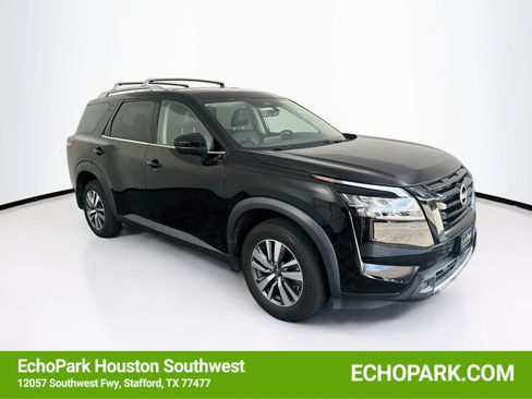 Used 2023 Nissan Pathfinder SL w/ Black Appearance Package FWD image 1