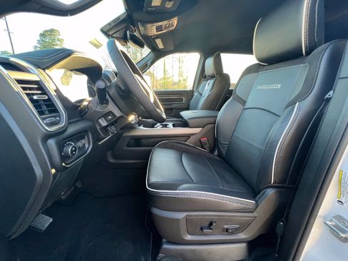 New 2026 RAM 2500 Laramie AWD/4WD image 15