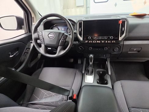 Used 2025 Nissan Frontier SV w/ SV Convenience Package AWD/4WD image 13