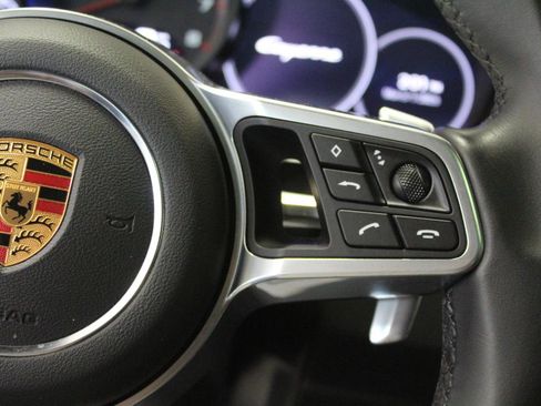 Used 2022 Porsche Cayenne Platinum Edition AWD/4WD image 10