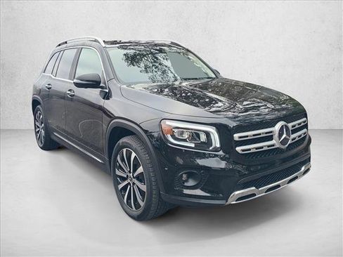 Used 2023 Mercedes-Benz GLB 250 image 3