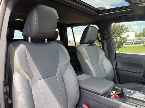 Used 2025 Lexus GX 550 w/ Accessory Package (CT) AWD/4WD image 32