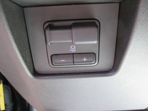 Used 2023 Chevrolet Colorado Z71 w/ Z71 Convenience Package 2 image 14