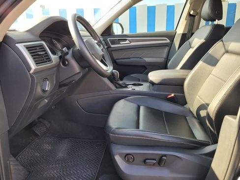 Used 2021 Volkswagen Atlas SE image 3