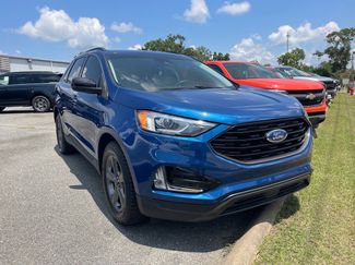 Used 2022 Ford Edge SEL w/ Sport Appearance Package image 1