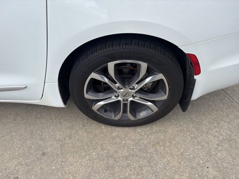 Used 2022 Chrysler Pacifica Pinnacle FWD image 67