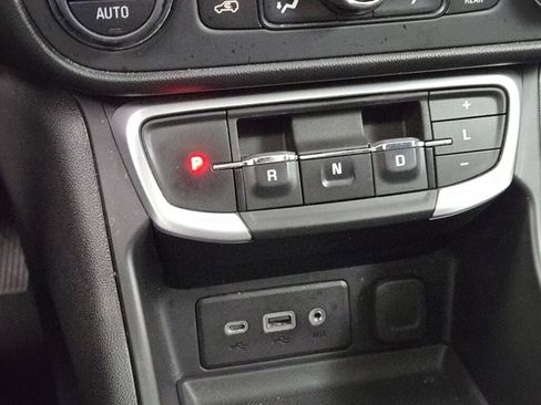 Used 2022 GMC Terrain SLE w/ Driver Convenience Package image 29