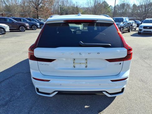 New 2026 Volvo XC60 B5 Core w/ Climate Package image 4