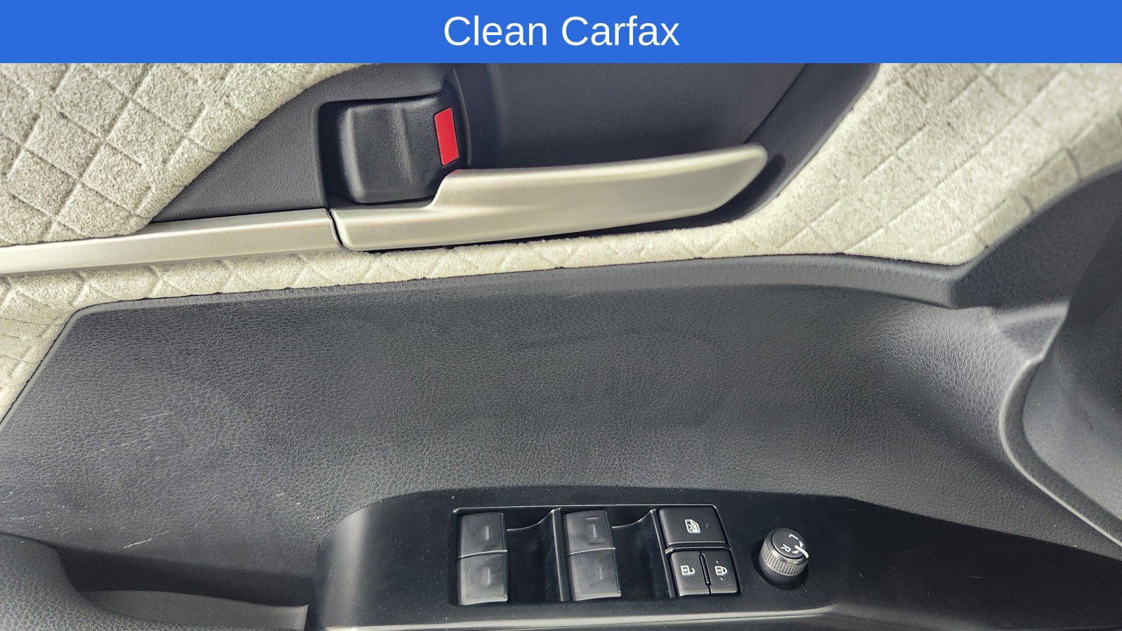 Used 2025 Toyota Camry XLE FWD image 17