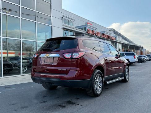 Used 2017 Chevrolet Traverse LT image 4