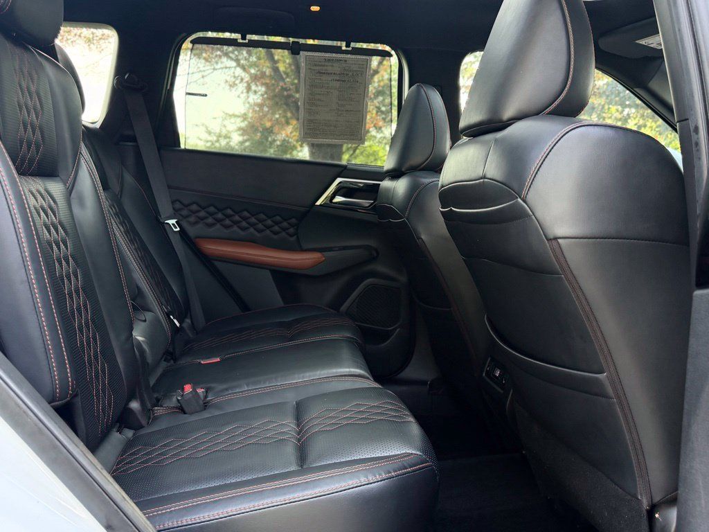 Used 2022 Mitsubishi Outlander SEL AWD/4WD image 35
