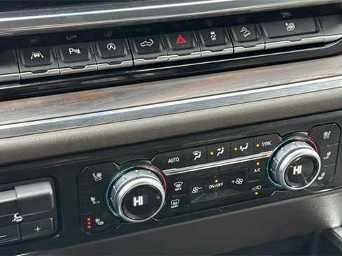 Used 2023 GMC Sierra 1500 SLT w/ SLT Premium Plus Package image 30