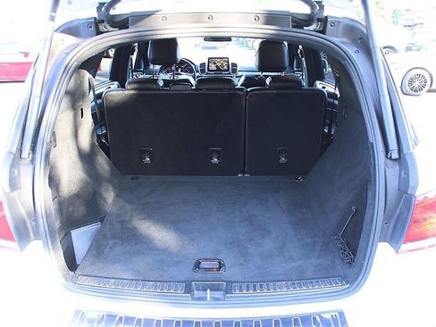 Used 2019 Mercedes-Benz GLE 400 4MATIC image 9