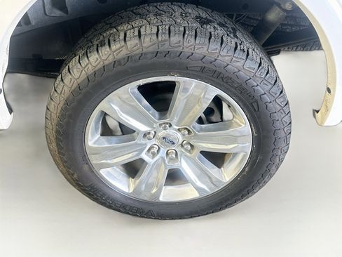 Used 2015 Ford F150 Platinum w/ Equipment Group 701A Luxury AWD/4WD image 11