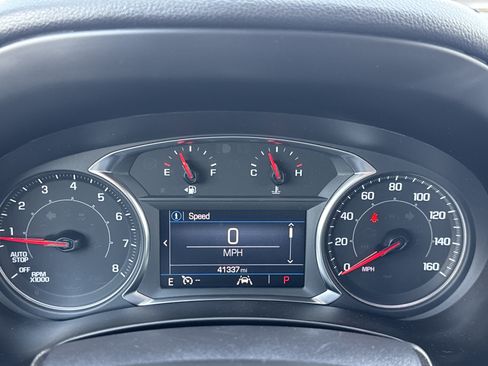 Used 2024 GMC Terrain SLE w/ Driver Convenience Package FWD image 11