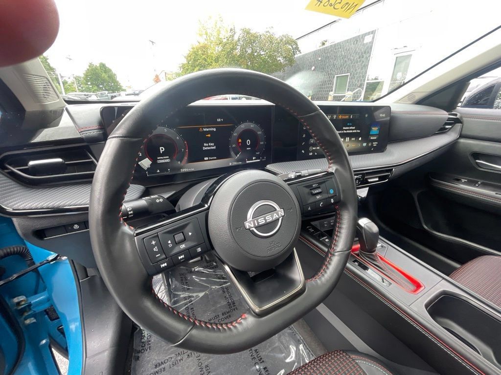 Certified 2025 Nissan Kicks SR w/ SR Premium Package AWD/4WD image 38
