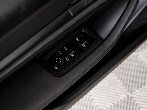 Used 2020 Porsche Taycan 4S image 44