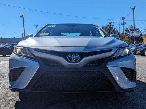 Used 2020 Toyota Camry SE image 4