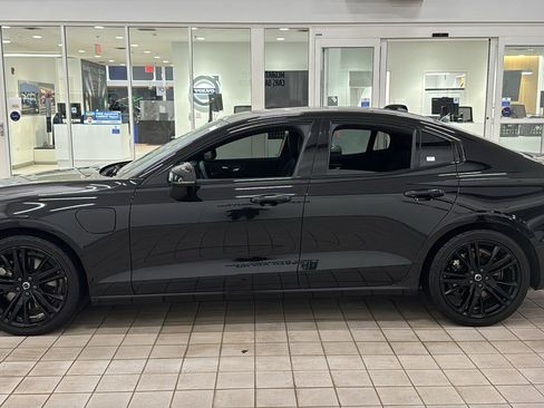 Used 2023 Volvo S60 T8 Plus w/ Climate Package image 8