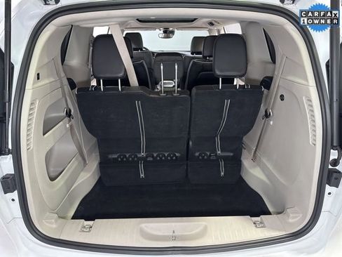 Used 2024 Chrysler Pacifica Limited FWD image 26