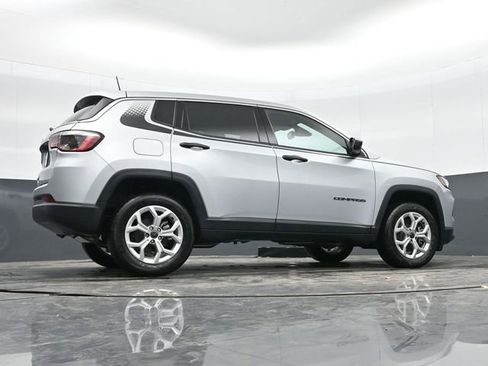 Used 2025 Jeep Compass Sport w/ Mopar Graphics Package AWD/4WD image 38