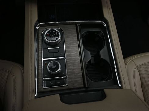 Used 2024 Ford Expedition Max Limited AWD/4WD image 29