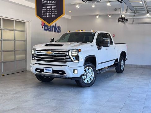 Certified 2024 Chevrolet Silverado 3500 High Country w/ High Country Premium Package AWD/4WD image 2