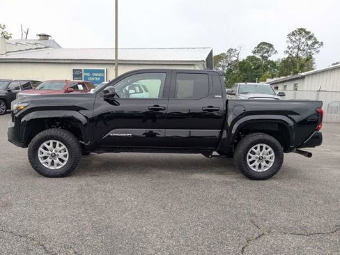 Used 2025 Toyota Tacoma SR5 AWD/4WD image 7