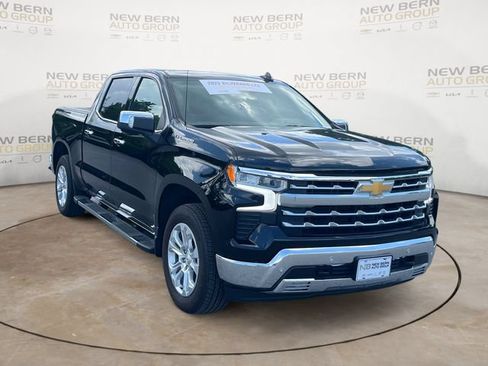 Used 2025 Chevrolet Silverado 1500 LTZ AWD/4WD image 7